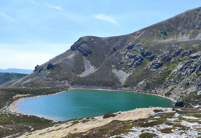 Ruta al lago ausente de León