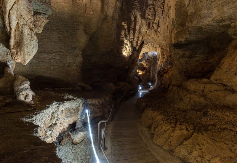 Cova de les Calaveres de Benidoleig (Alicante)