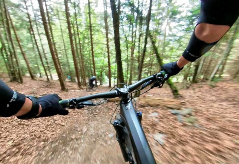 Bajada de la línea TNM Trail del Fabian Bike Center (Aragnouet, Francia)