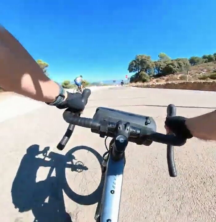 Ruta gravel: vuelta a la Sierra de Aitana desde Sella (Alicante)