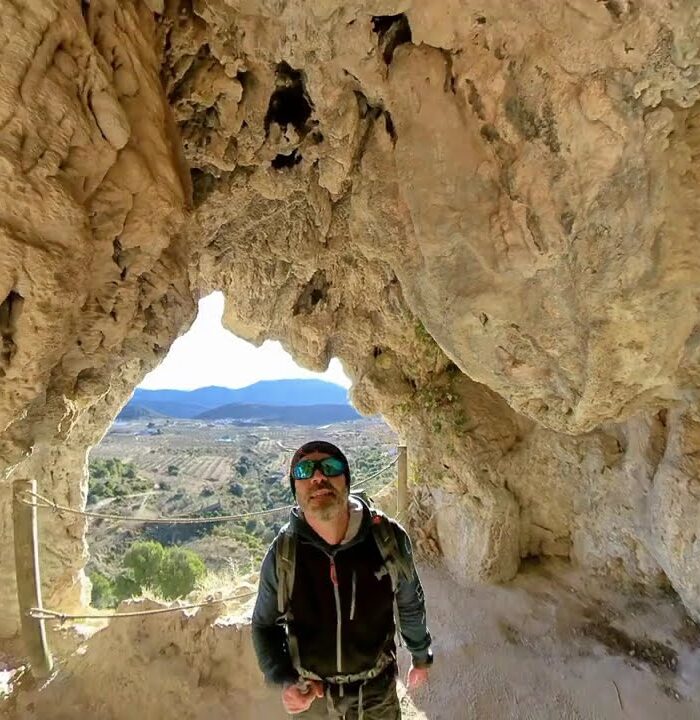 El Chorrero y las Cuevas de la Garita de Chera (Valencia)