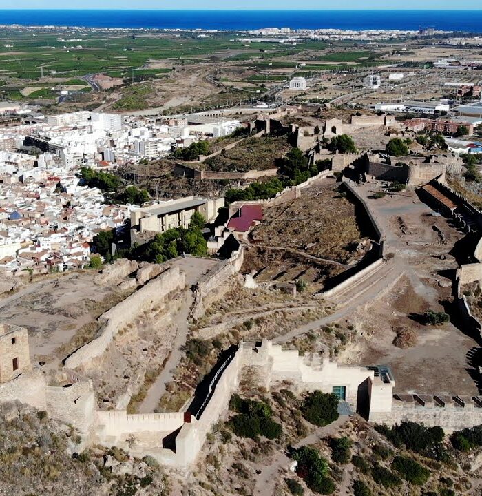 Castillo de Sagunto y Teatro Romano a vista de dron (Valencia)