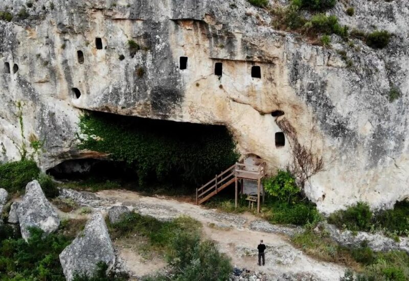 Cova de les Finestres de Alfafara (Alicante)