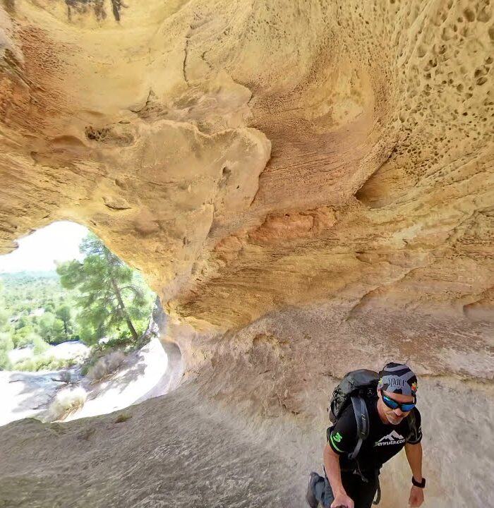 Cueva de la Horadada en el Monte Arabí (Yecla, Murcia)