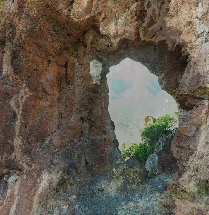 Peña Ajuerá y castillo de Azuébar a vista de dron (Castellón)