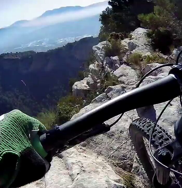 Barranc del Cint, Pic de les Pedreres y Castellar en MTB (Alcoy)